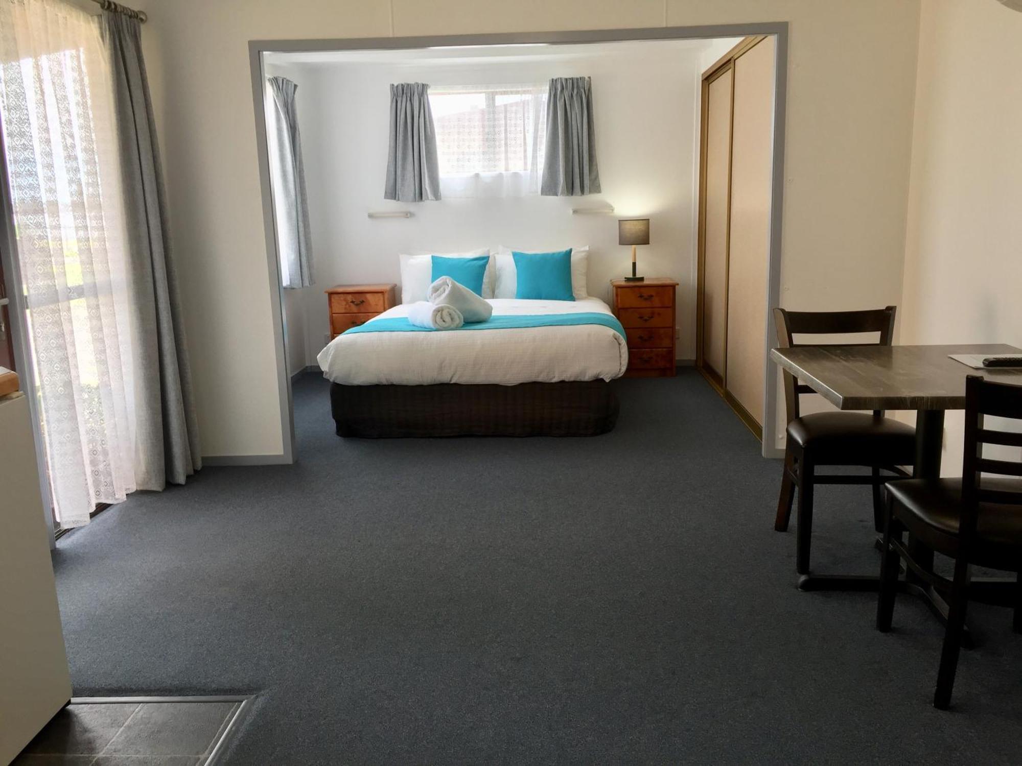Regatta Point Tavern & Holiday Villas Strahan Ngoại thất bức ảnh
