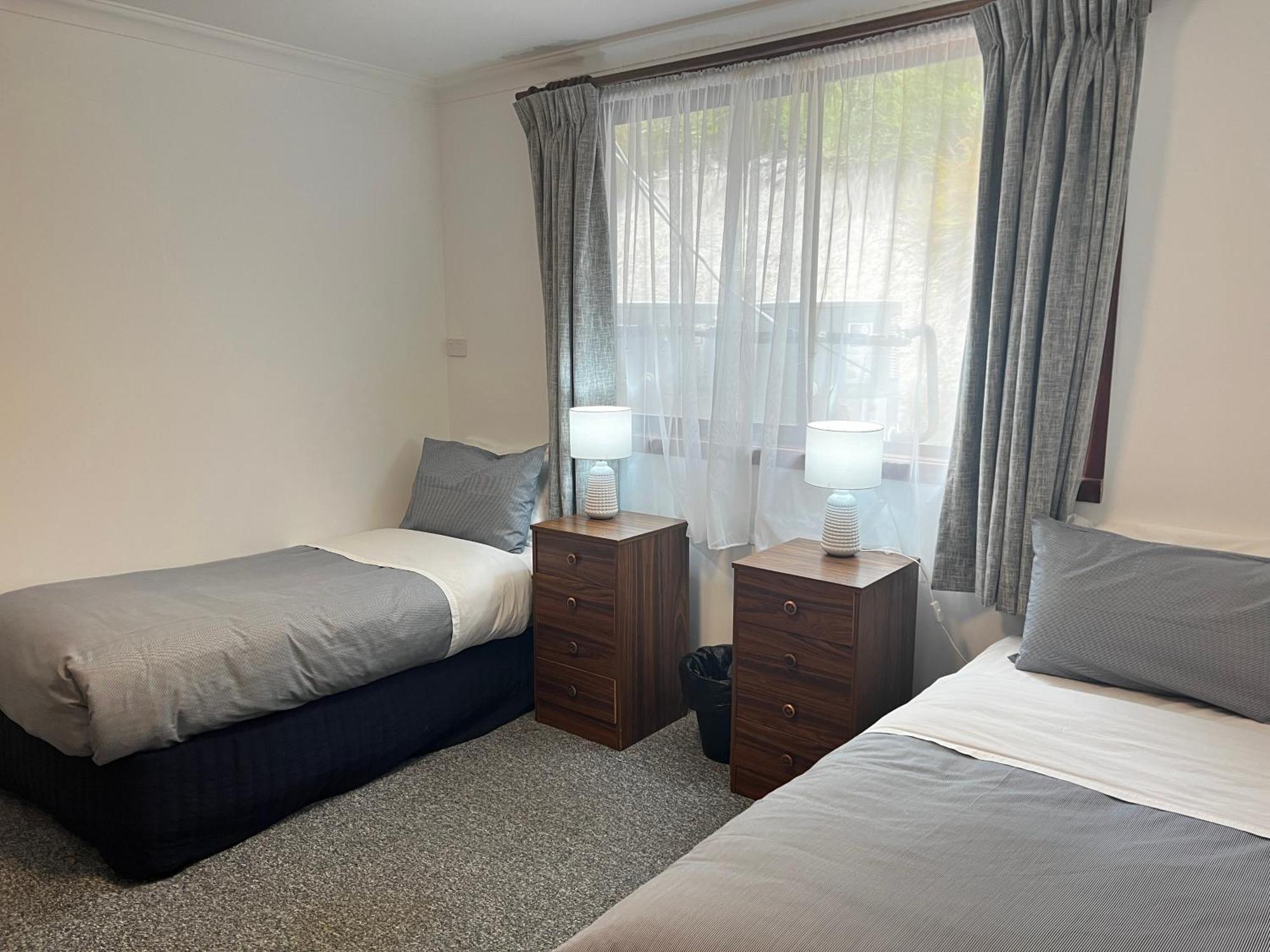 Regatta Point Tavern & Holiday Villas Strahan Ngoại thất bức ảnh